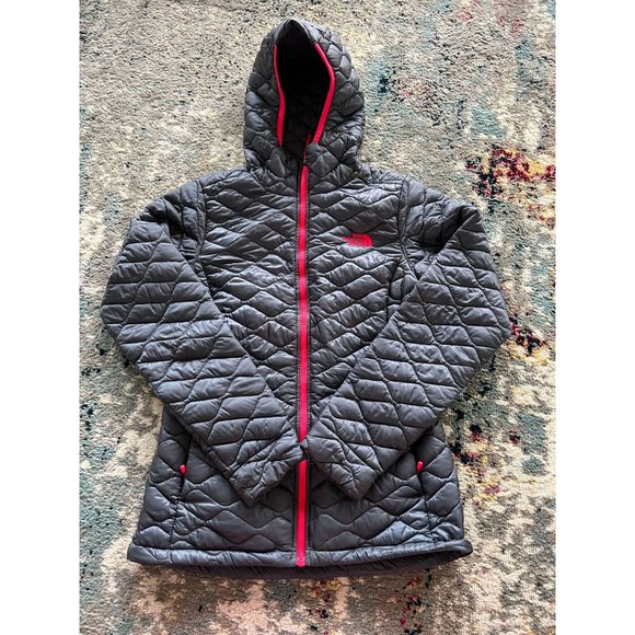 THE NORTH FACE Gray Pink Quilted Jacket Sz S